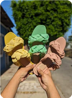 71 Sandalia trenzada color solido