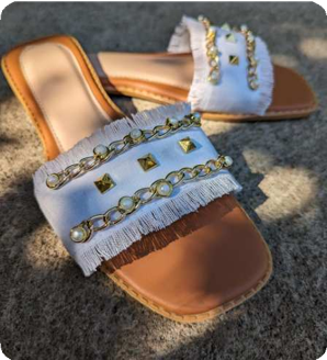 72 Sandalia plana blanca con perlas (Fichero4